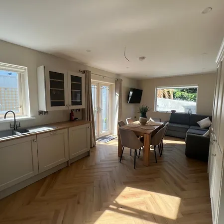 Fisherman's Cottage, 3 Bedrooms, Wild Atlantic Way, Free Parking, Bike Hire