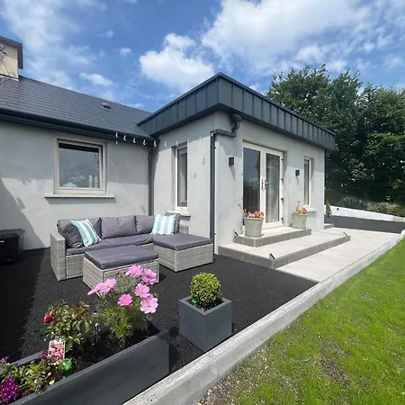 Дом отдыха Fisherman's Cottage, 3 Bedrooms, Wild Atlantic Way, Free Parking, Bike Hire